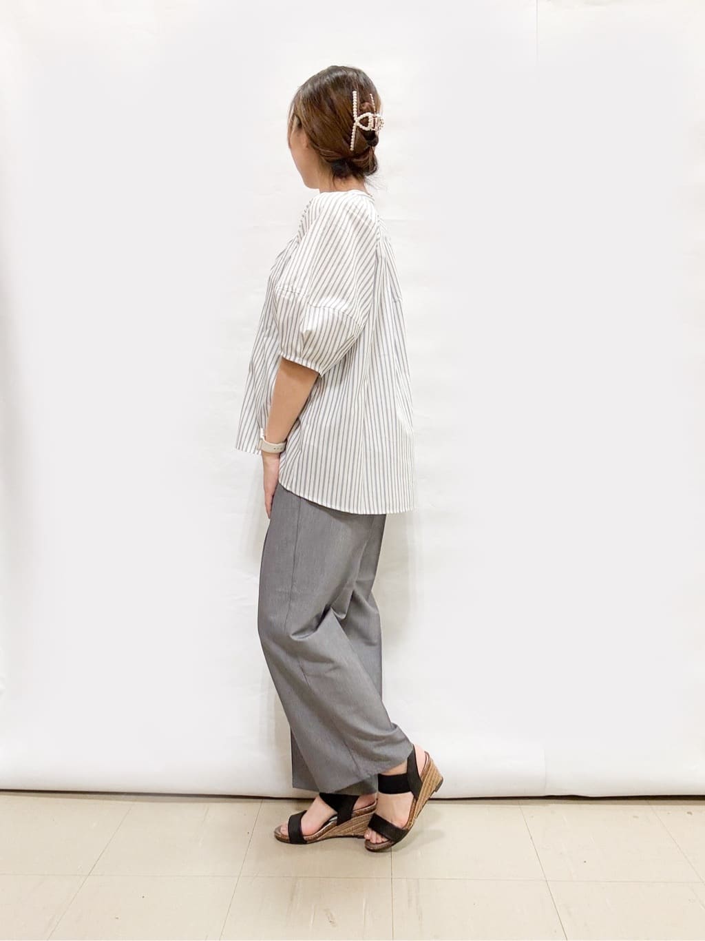 bulさんの「SHOO･LA･RUE｜◆【高レビュー/累計販売35万足突破】片手ではけるサンダル シューダル 25SS」を使ったコーディネート