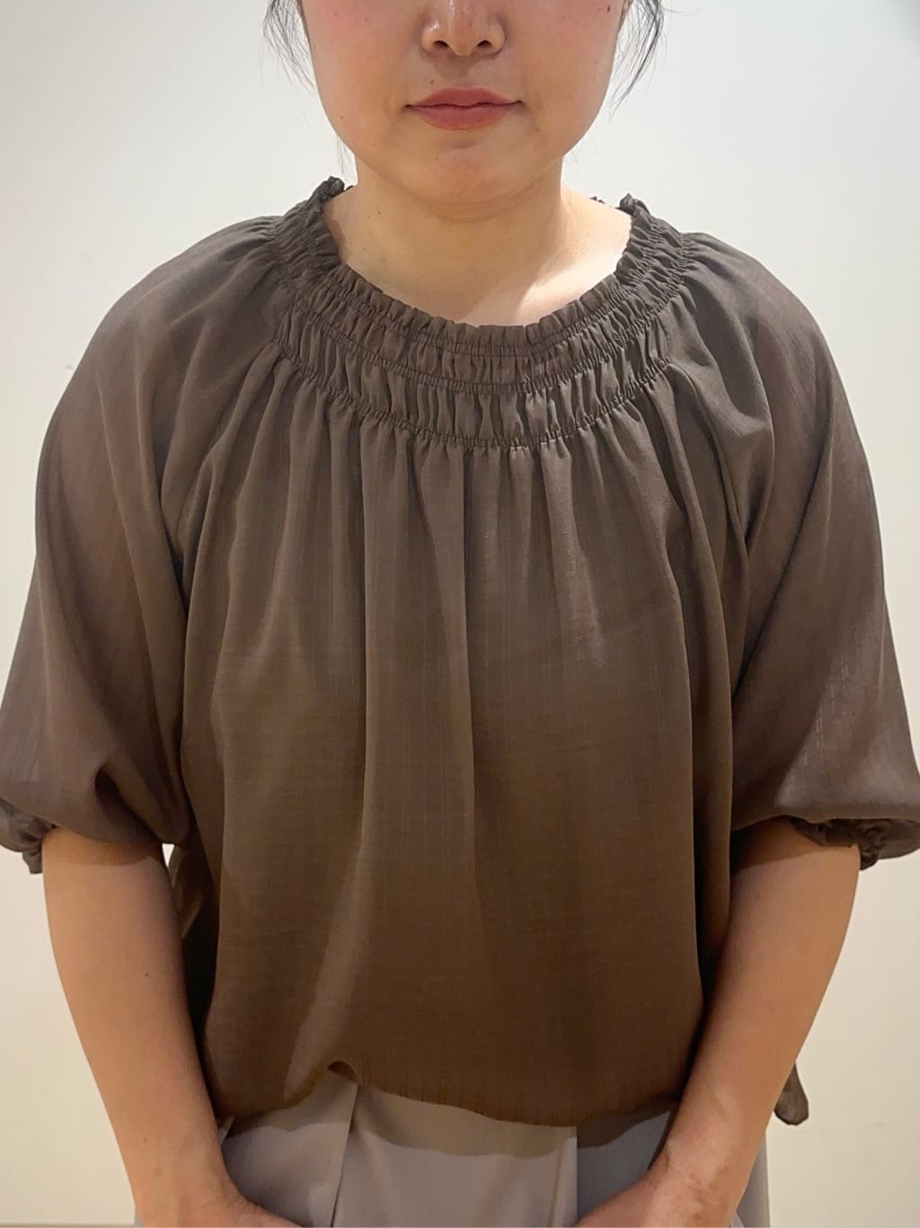 haseさんの「Reflect｜◆【洗える】シャーリングデザインブラウス」を使ったコーディネート