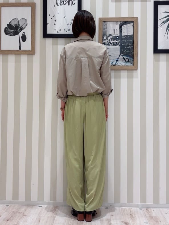 たまごがにさんの「SHOO･LA･RUE｜◆【洗える/S-LL/UV/吸水速乾】洗濯後しわになりにくいリネンブレンドシャツ」を使ったコーディネート