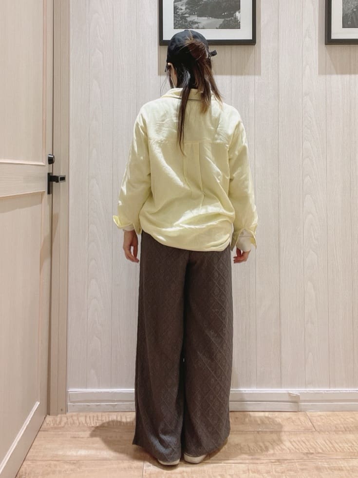 COSさんの「SHOO･LA･RUE｜◆【洗える/S-LL/UV/吸水速乾】洗濯後しわになりにくいリネンブレンドシャツ」を使ったコーディネート
