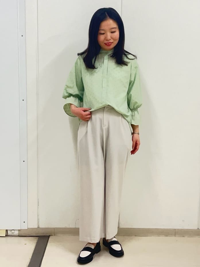 Rihoさんの「Reflect｜◆【洗える】キャンディースリーブブラウス」を使ったコーディネート