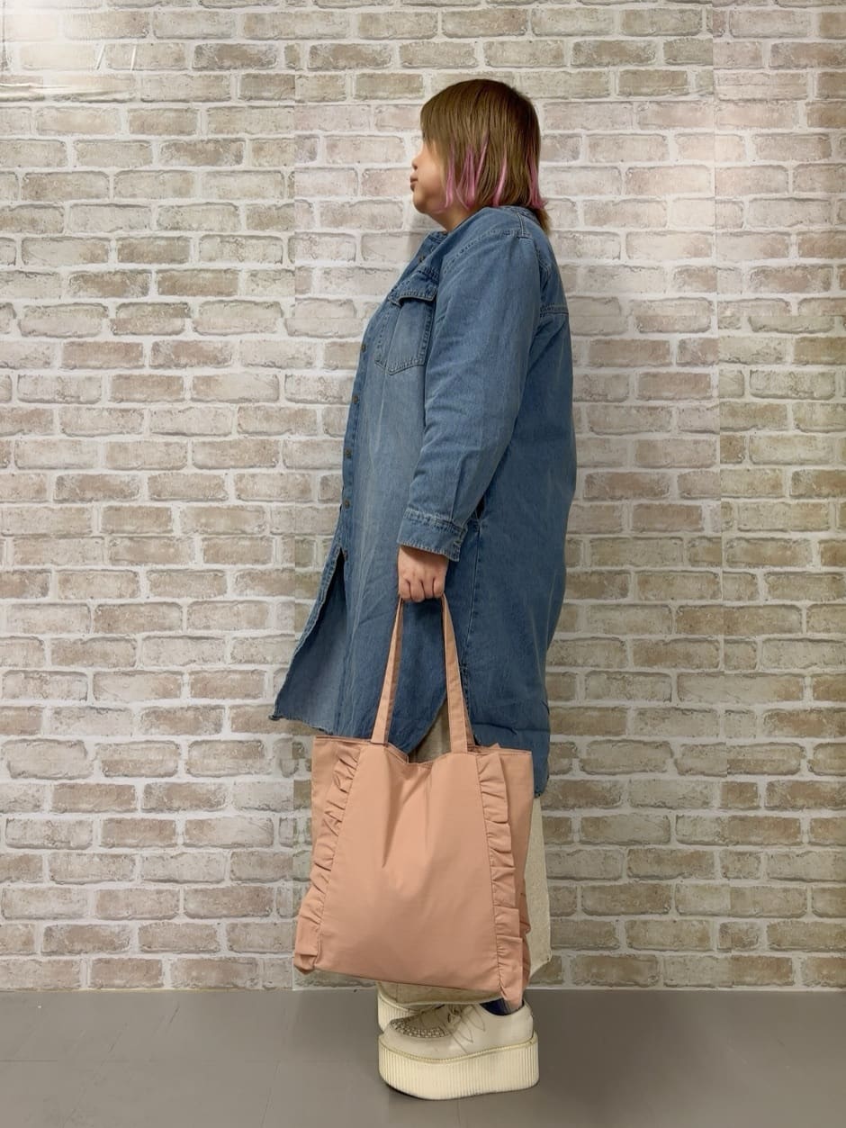 🦄ちゃんふくさんの「SHOO･LA･RUE｜◆【洗える/体型カバー】デニム シャツワンピース」を使ったコーディネート