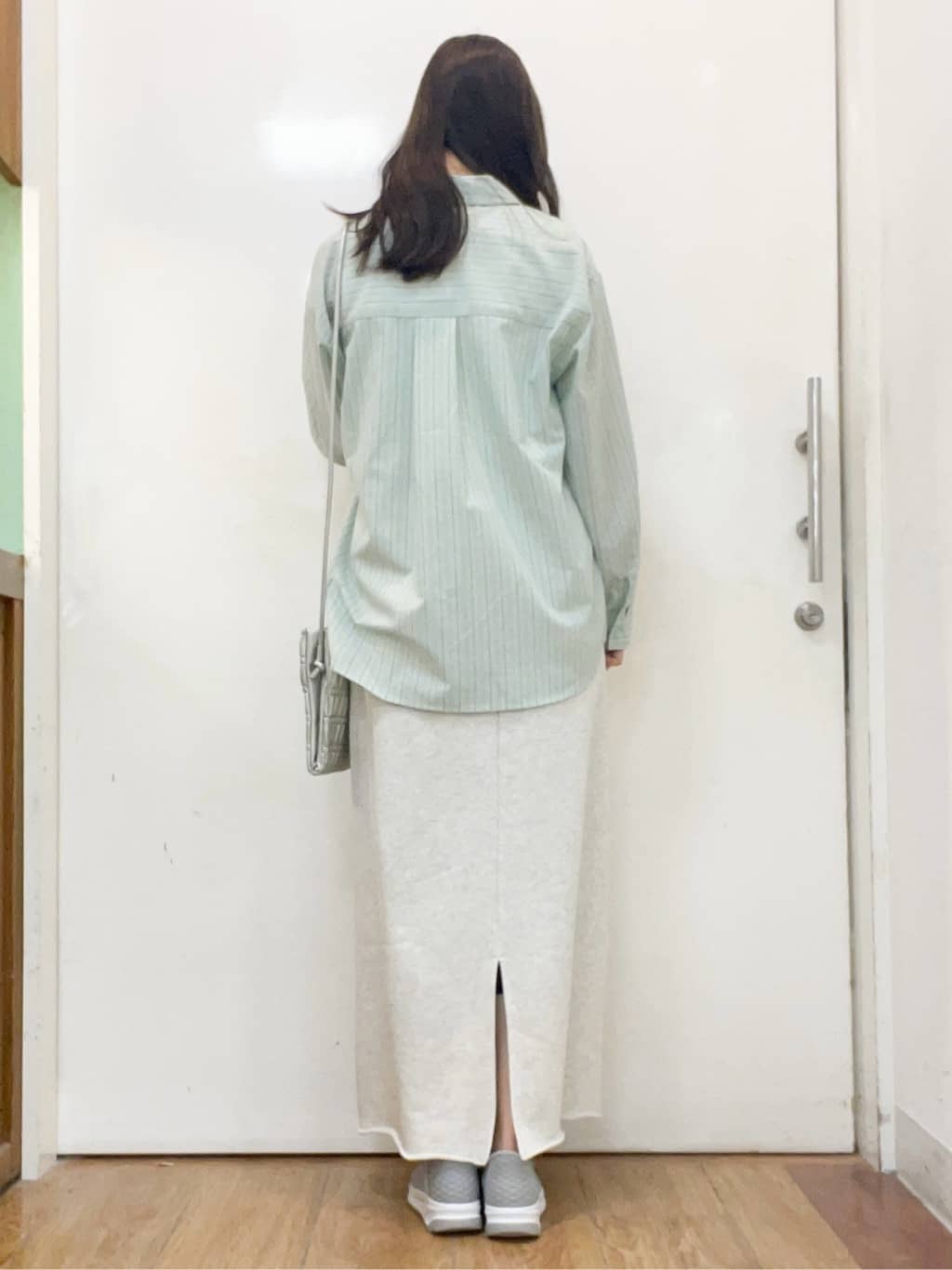 sakiさんの「SHOO･LA･RUE｜◆【洗える/S-LL】シアーネックがこなれ見え リブタンクトップ」を使ったコーディネート