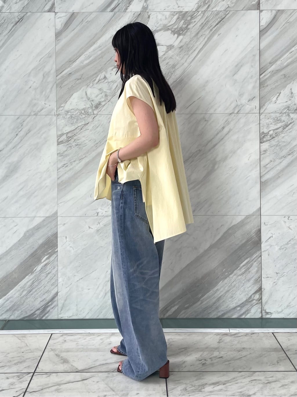 arisaさんの「DRESSTERIOR｜ヴィンテージ加工ワイドデニムパンツ」を使ったコーディネート