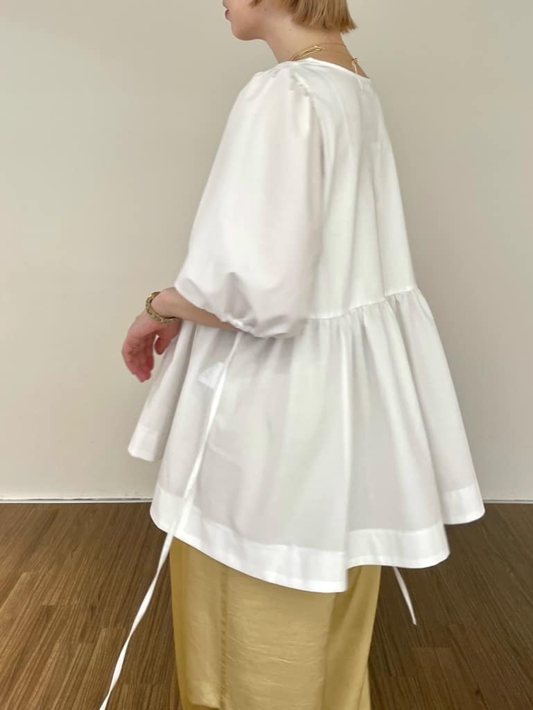 mikuさんの「INDIVI｜◆ドレープサテンパンツ」を使ったコーディネート