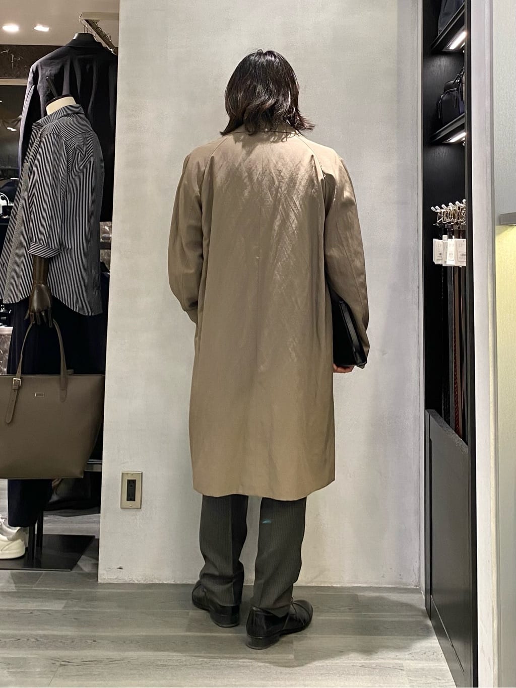 nishiさんの「TAKEO KIKUCHI｜ドビーストライプ ビジネス シャツ」を使ったコーディネート