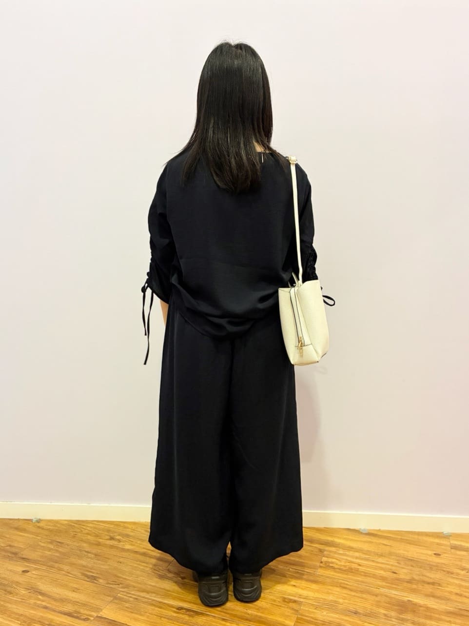 あゆさんの「SHOO･LA･RUE｜◆【セットアップ可】裏地ひんやり麻調スカーチョ」を使ったコーディネート