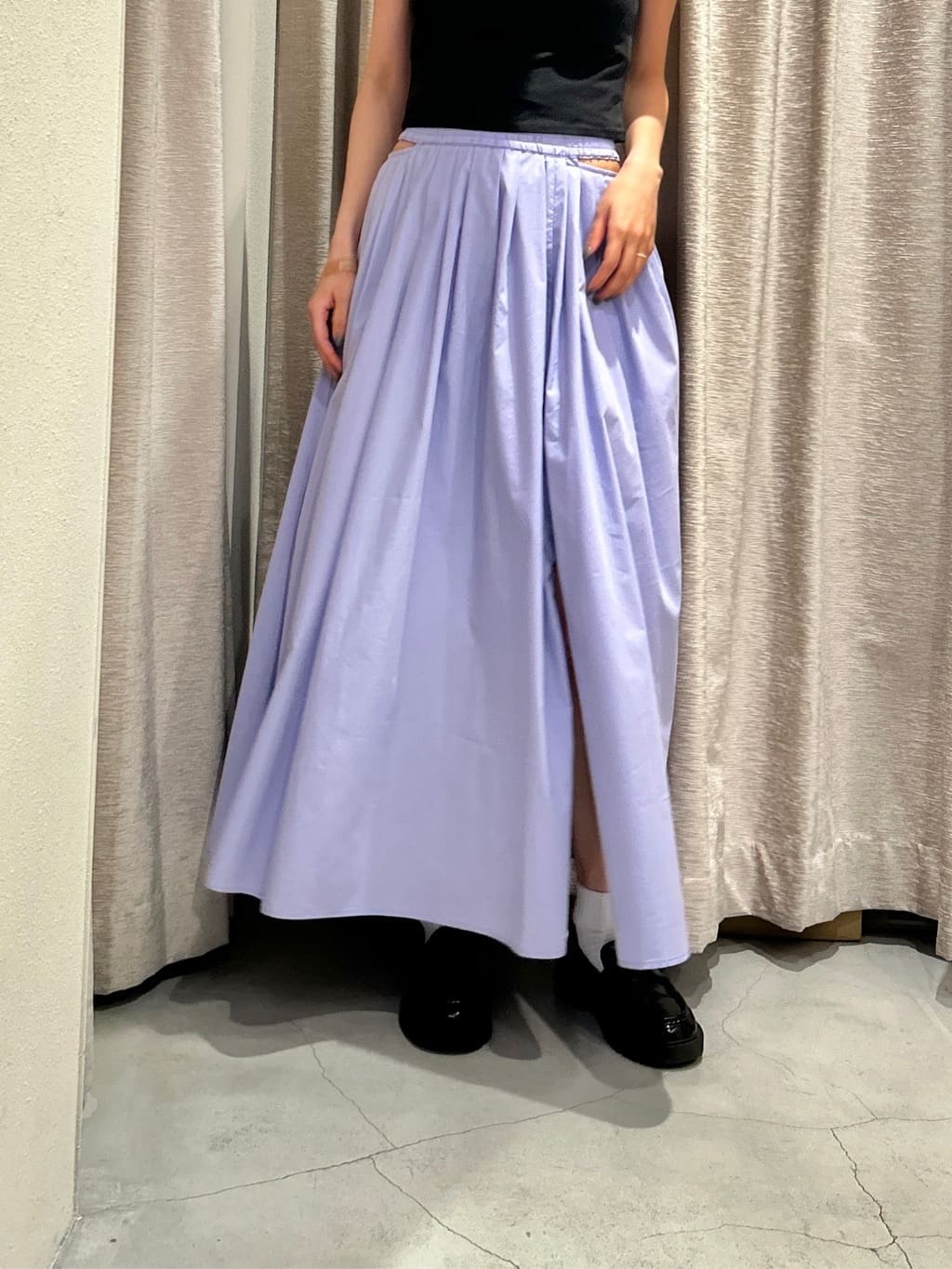 harunaさんの「CODE A｜side slit volume skirt」を使ったコーディネート