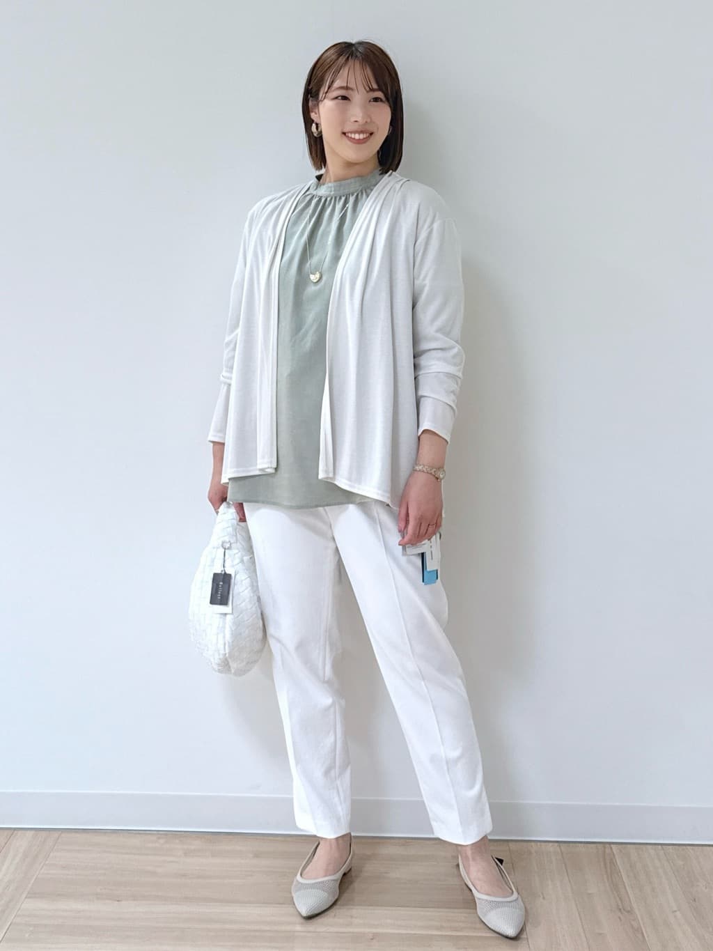 amiさんの「Reflect｜◆【マシンウォッシュ可】リラクシーセンタープレスパンツ」を使ったコーディネート