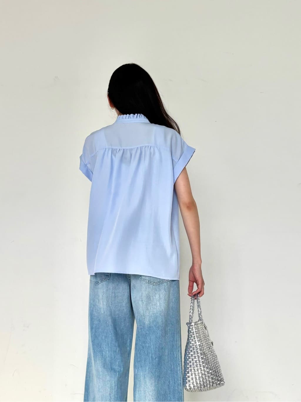 kaaiさんの「UNTITLED｜メタリックメッシュトート」を使ったコーディネート