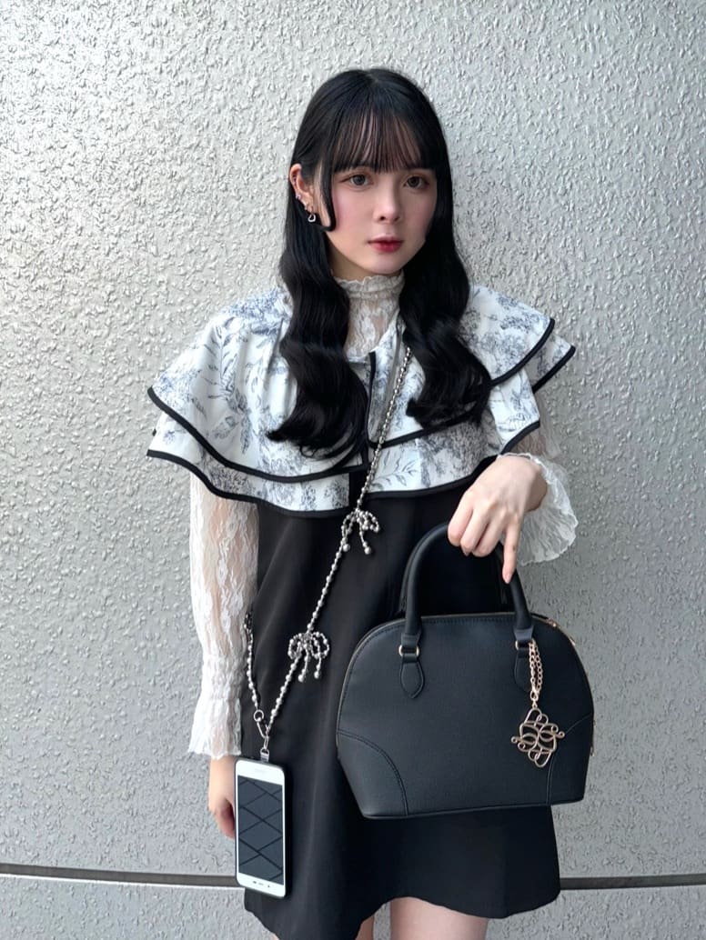 HUANG WEIHSUANさんの「ESPERANZA｜シャンデラ2WAYボストン」を使ったコーディネート