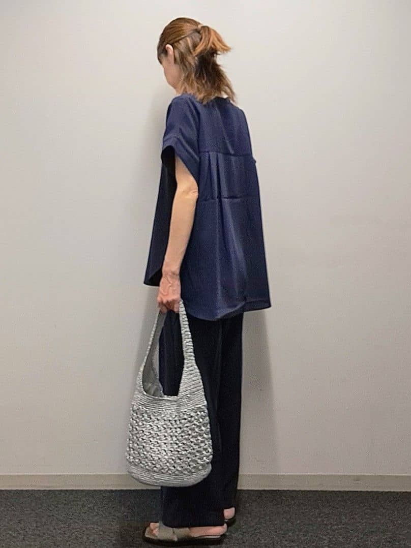 neneさんの「index｜《7色展開／SS-LLサイズ》ストレッチスキッパーブラウス／セットアップ対応【洗濯機洗い可／防シワ】」を使ったコーディネート