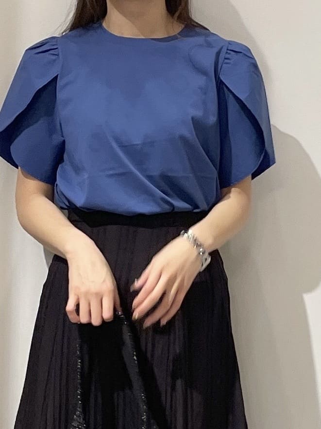kanahoさんの「OPAQUE.CLIP｜◆チューリップスリーブドッキングカットソー【洗濯機洗い可／接触冷感】」を使ったコーディネート