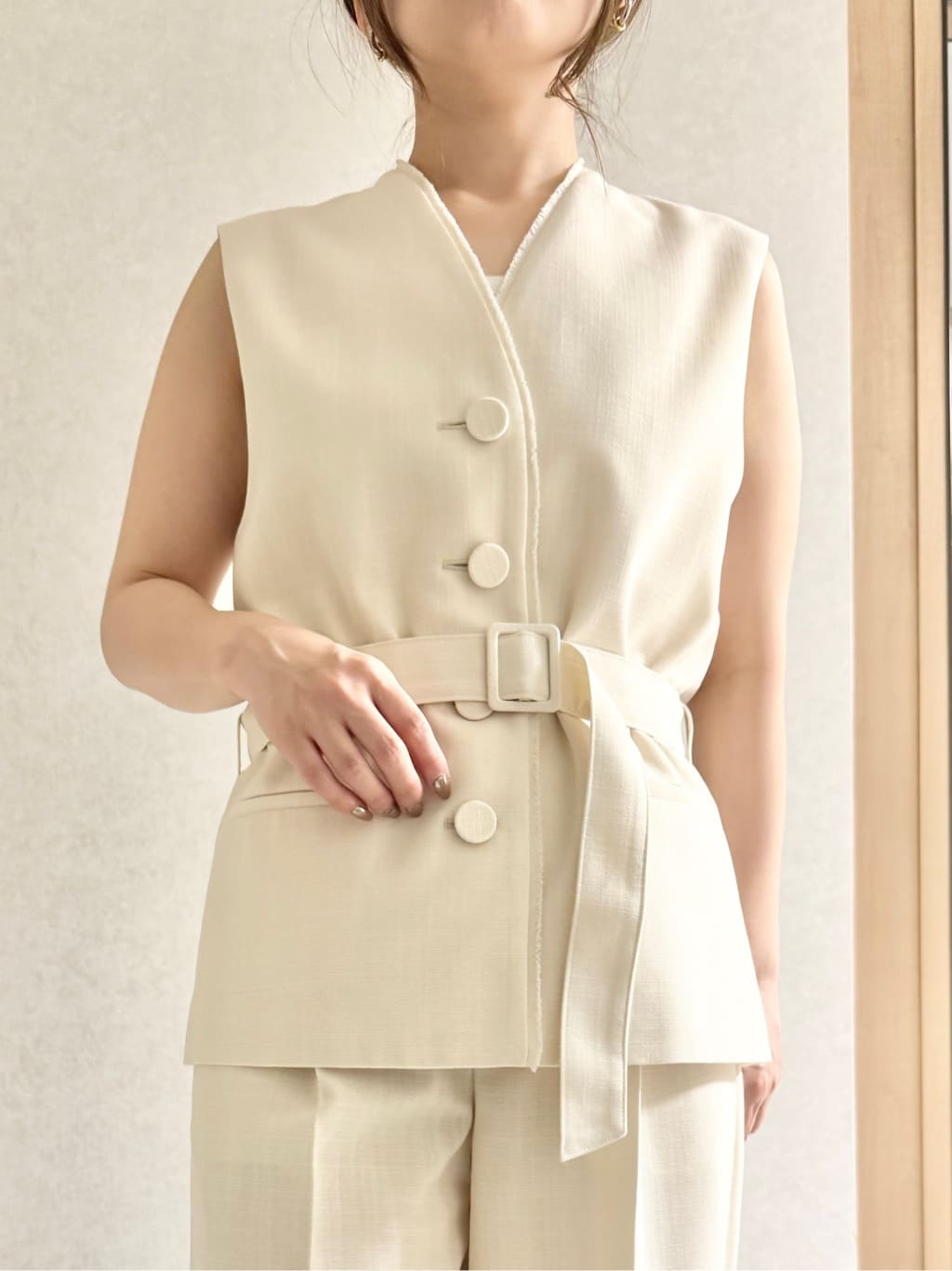 sayuさんの「UNTITLED｜◆【セットアップ可能】リネンライクキャンバス ジレ」を使ったコーディネート