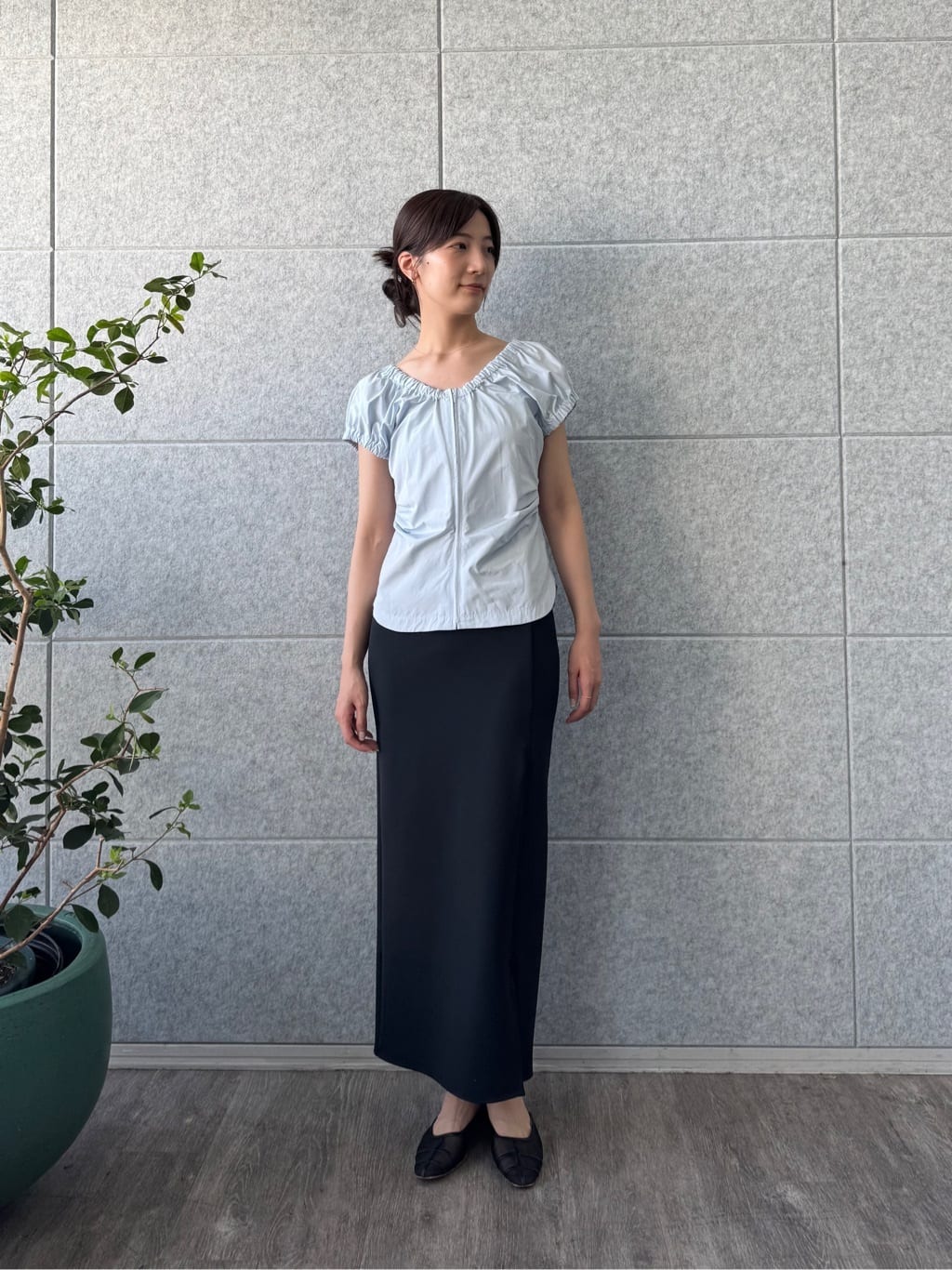 uchi__yamaさんの「CODE A｜sporty gathered blouse」を使ったコーディネート