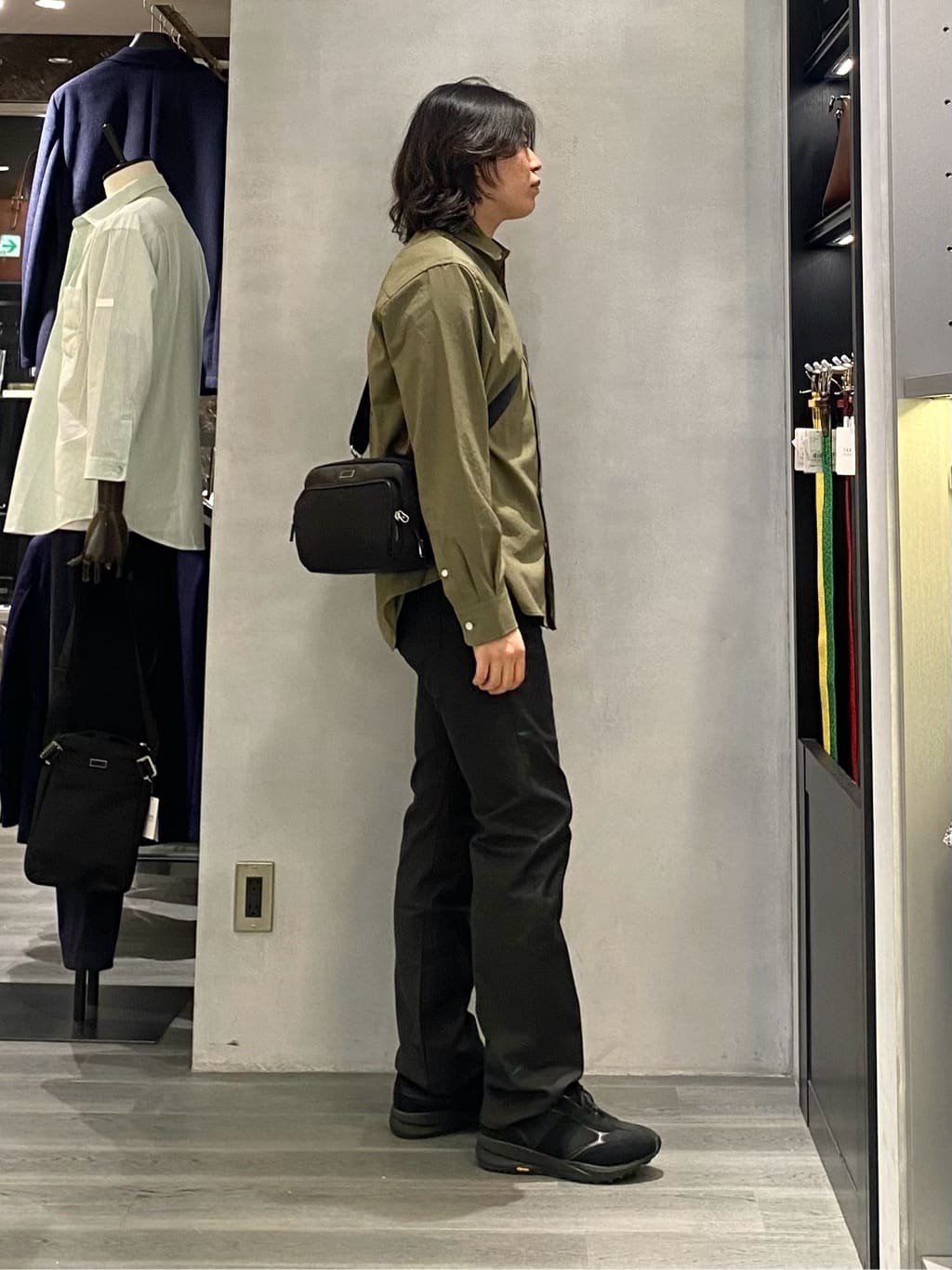 nishiさんの「TAKEO KIKUCHI｜【Made in JAPAN】播州織 ストレッチ パンツ」を使ったコーディネート
