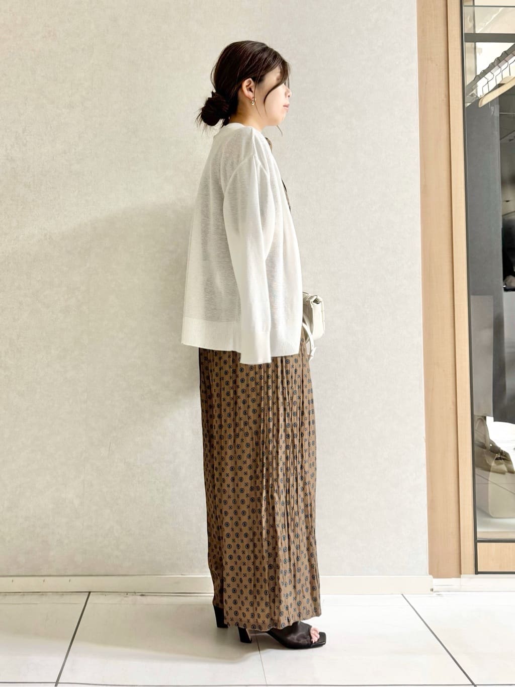 sayuさんの「UNTITLED｜◆【体型カバー/日除け】ドルマンスリーブ ガーターカーディガン」を使ったコーディネート