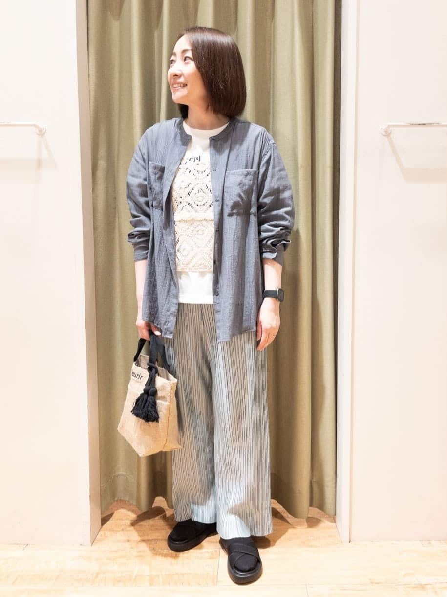 fukuiさんの「SHOO･LA･RUE｜◆【洗える】楽してほっそり見え カットプリーツパンツ」を使ったコーディネート