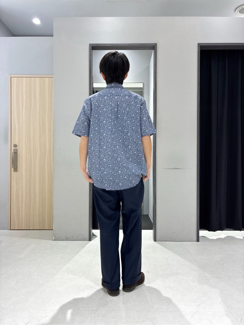 わいずみさんの「TAKEO KIKUCHI｜【抗菌防臭／5サイズ展開】ハイゲージポンチ Tシャツ」を使ったコーディネート