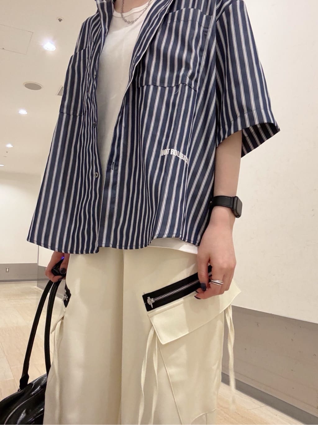 Renaさんの「tk.TAKEO KIKUCHI｜◆ストライプ刺繍シャツ」を使ったコーディネート