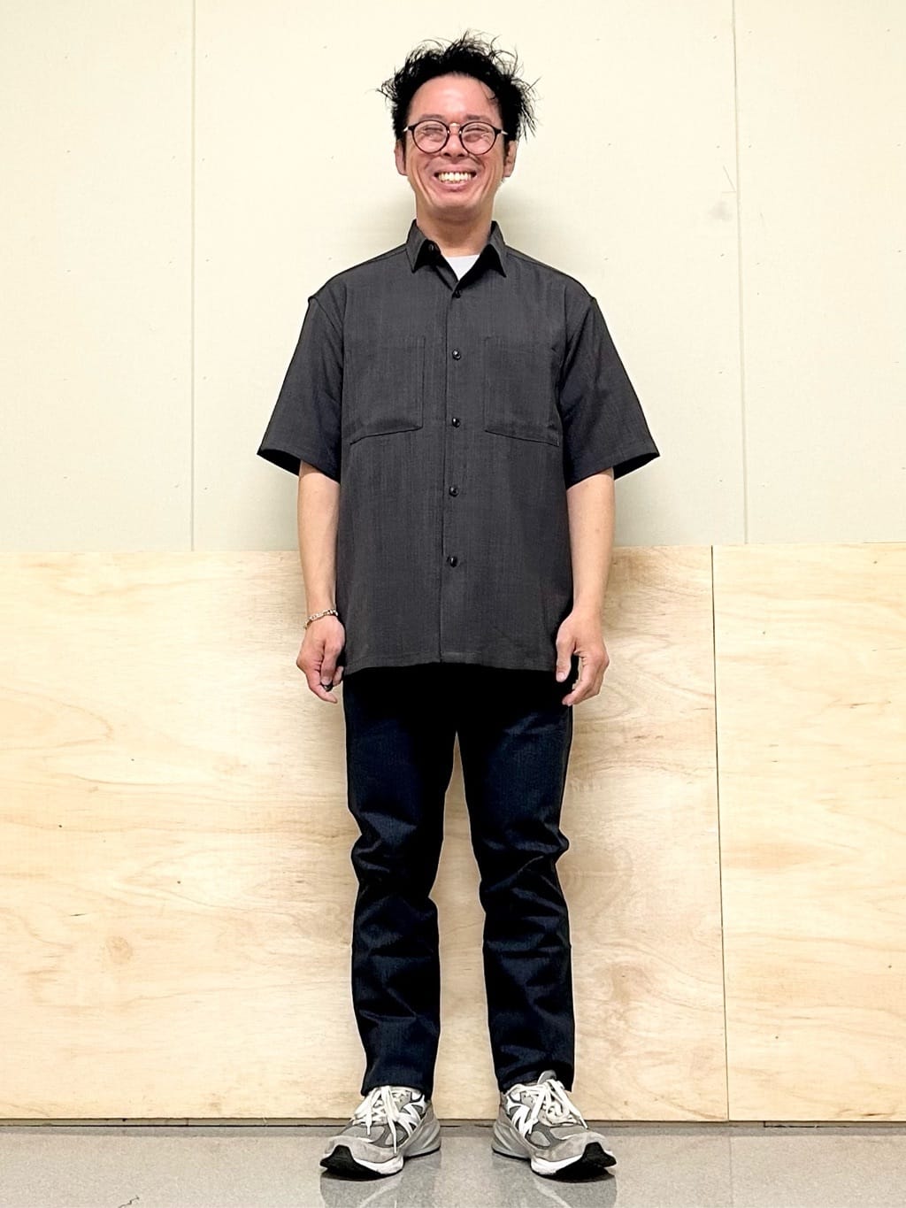 KENJI Iさんの「THE SHOP TK｜【オールシーズン穿ける！】7DAYSストレッチへリンボンパンツ　ON&hArr;OFF兼用」を使ったコーディネート