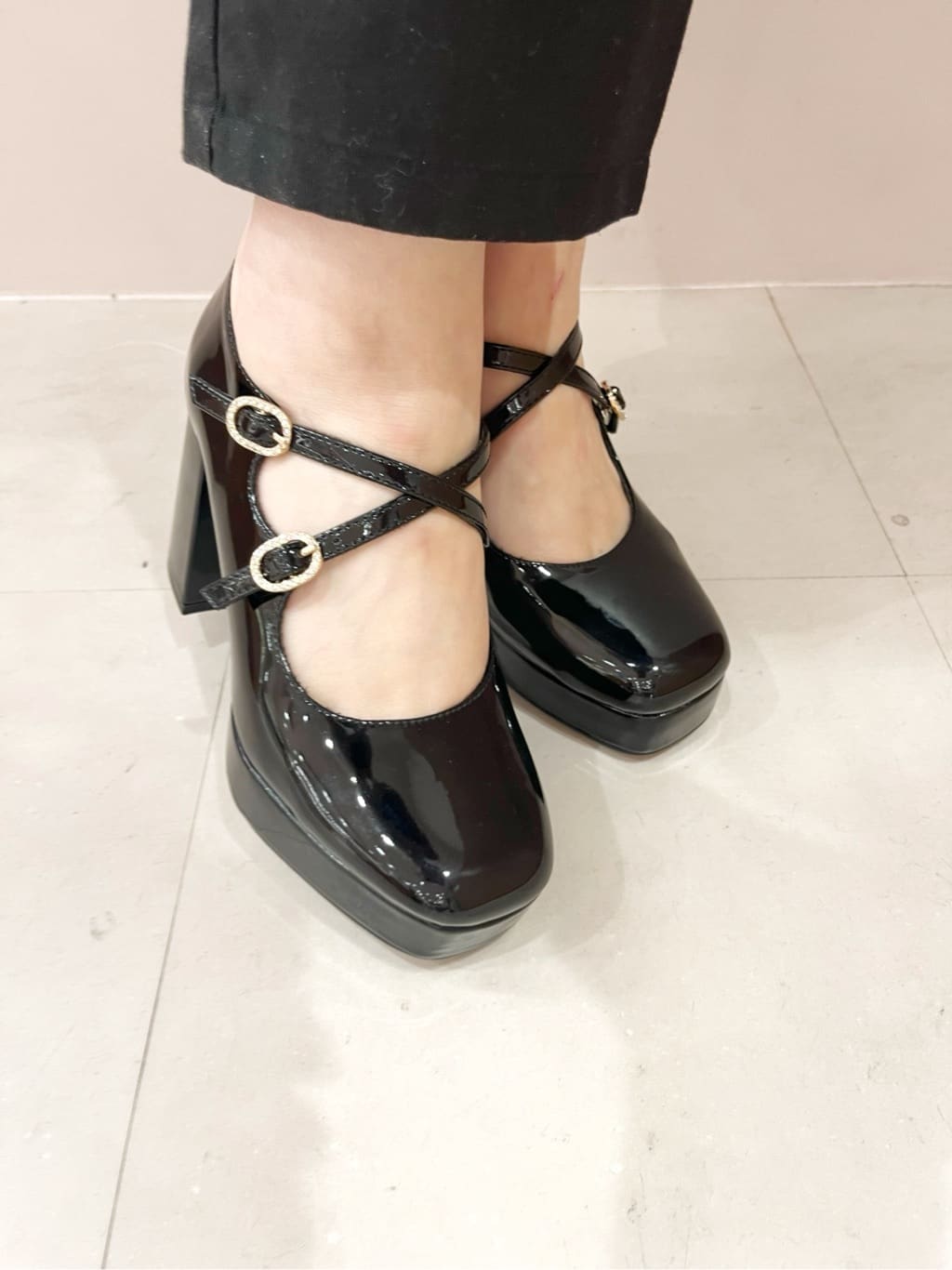 Oさんの「ESPERANZA｜クロスダブルバックル厚底パンプス 結婚式二次会 パーティー 25SS」を使ったコーディネート