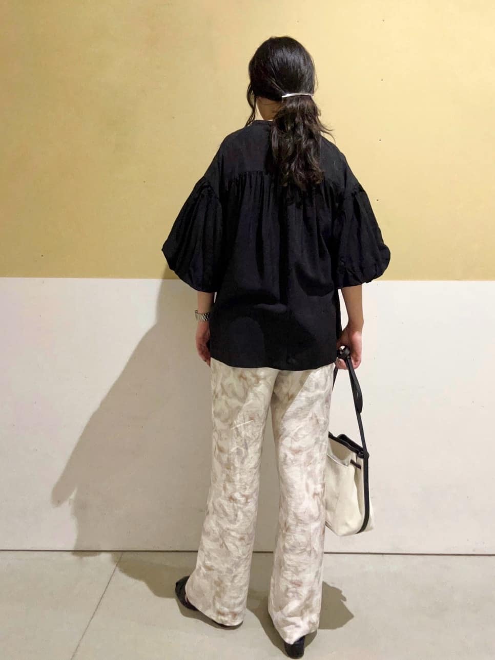 YO-KOさんの「OPAQUE.CLIP｜◆バルーンスリーブブラウス【洗濯機洗い可】」を使ったコーディネート