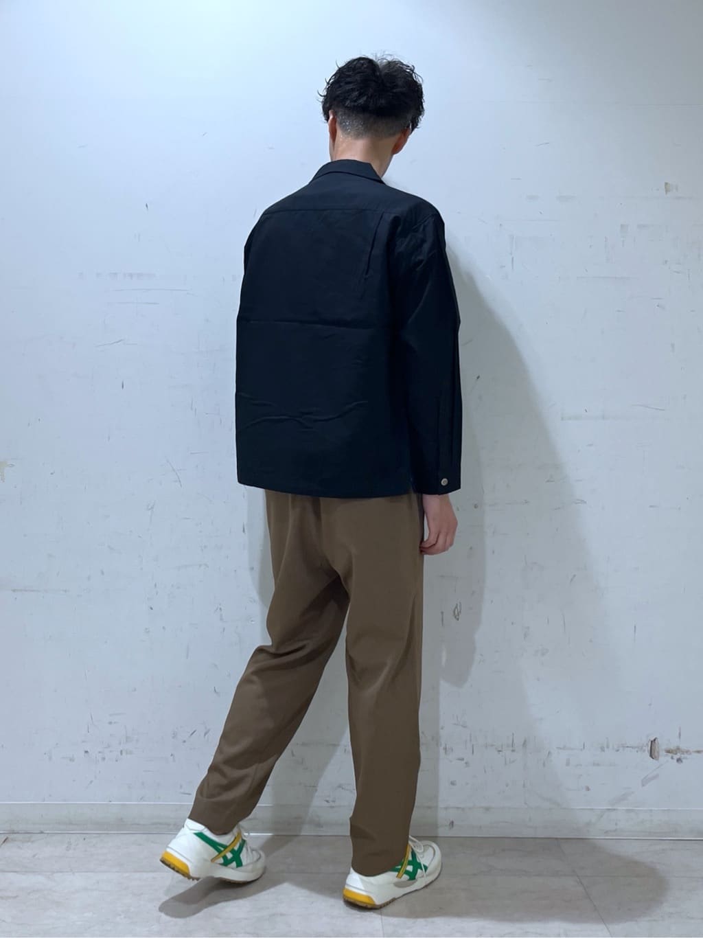 mutoさんの「TAKEO KIKUCHI｜【抗菌防臭／5サイズ展開】ハイゲージポンチ Tシャツ」を使ったコーディネート