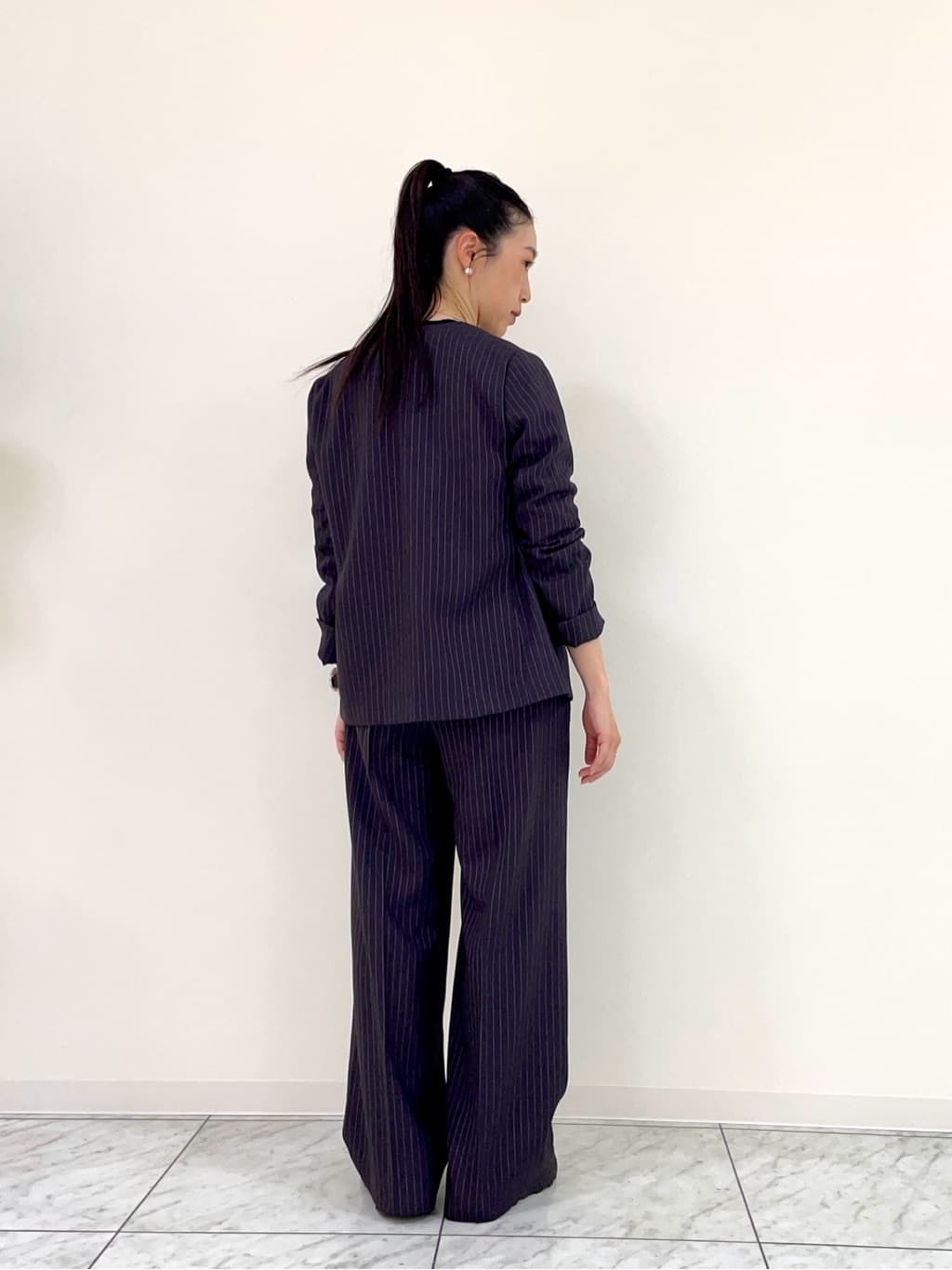yukoさんの「INDIVI｜◆【こなれSETUP】リネンライクノーカラージャケット」を使ったコーディネート