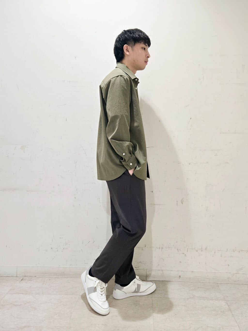 白木駆さんの「TAKEO KIKUCHI｜【抗菌防臭／5サイズ展開】ハイゲージポンチ Tシャツ」を使ったコーディネート