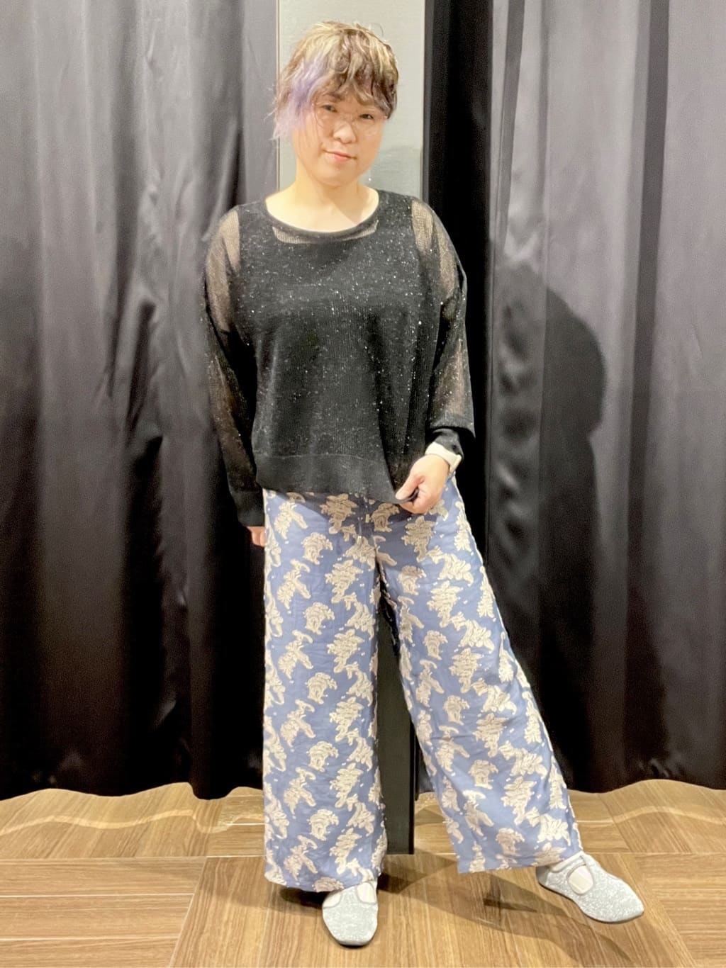 OKMKさんの「THE SHOP TK｜◆ラメメッシュニット」を使ったコーディネート