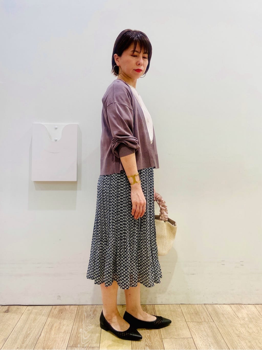 YUKOさんの「index｜《8色展開／XS-LLサイズ》タックパフスリーブブラウス【洗濯機洗い可／吸水速乾／防シワ／抗ピル】」を使ったコーディネート