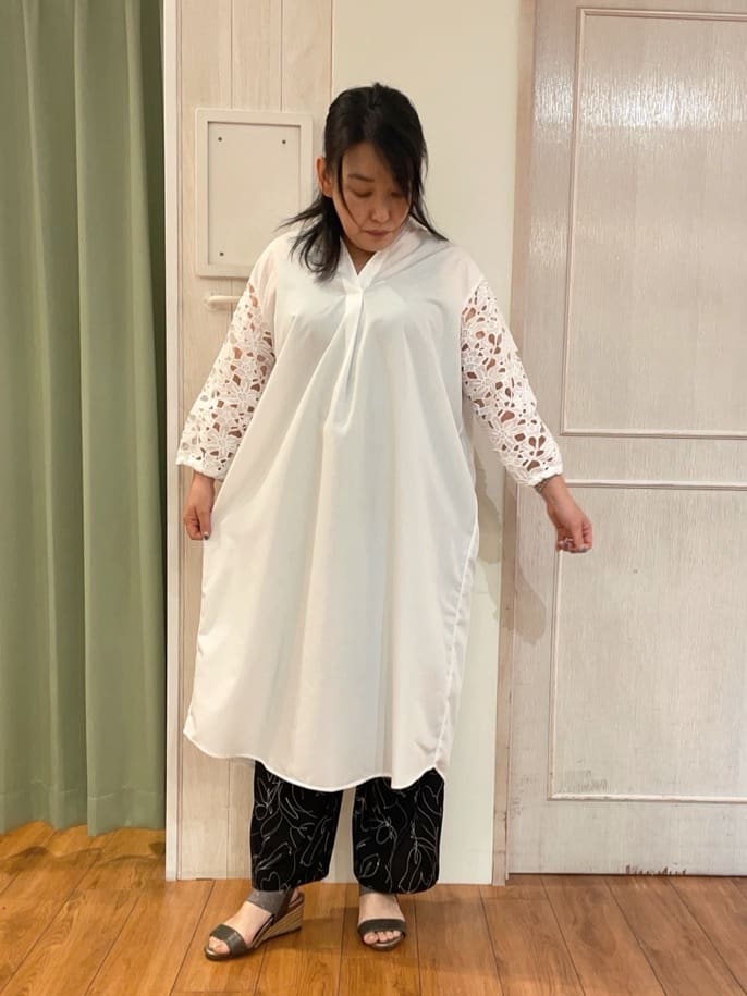 ke-yさんの「SHOO･LA･RUE｜◆お袖レースが上品な シャツワンピース」を使ったコーディネート