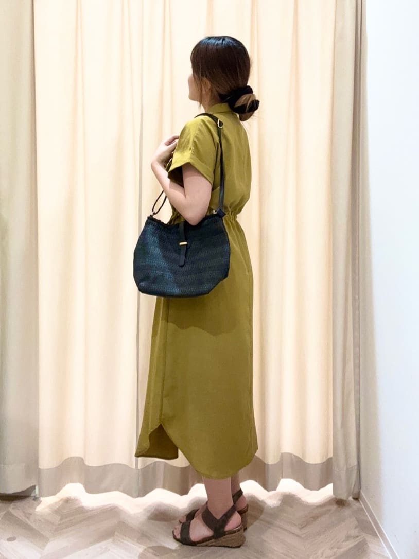 ゆりりんさんの「SHOO･LA･RUE｜◆【高レビュー/累計販売35万足突破】片手ではけるサンダル シューダル 25SS」を使ったコーディネート