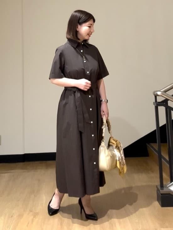 MIKIKOさんの「UNTITLED｜【手洗い／58cm正方形】ベルトプリントスカーフ」を使ったコーディネート