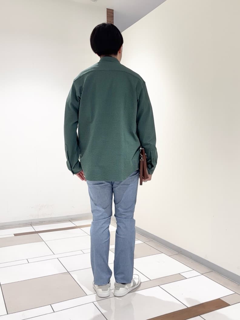 及川さんの「TAKEO KIKUCHI｜【抗菌防臭/シーズンレス】シアサッカー ジャージシャツ」を使ったコーディネート