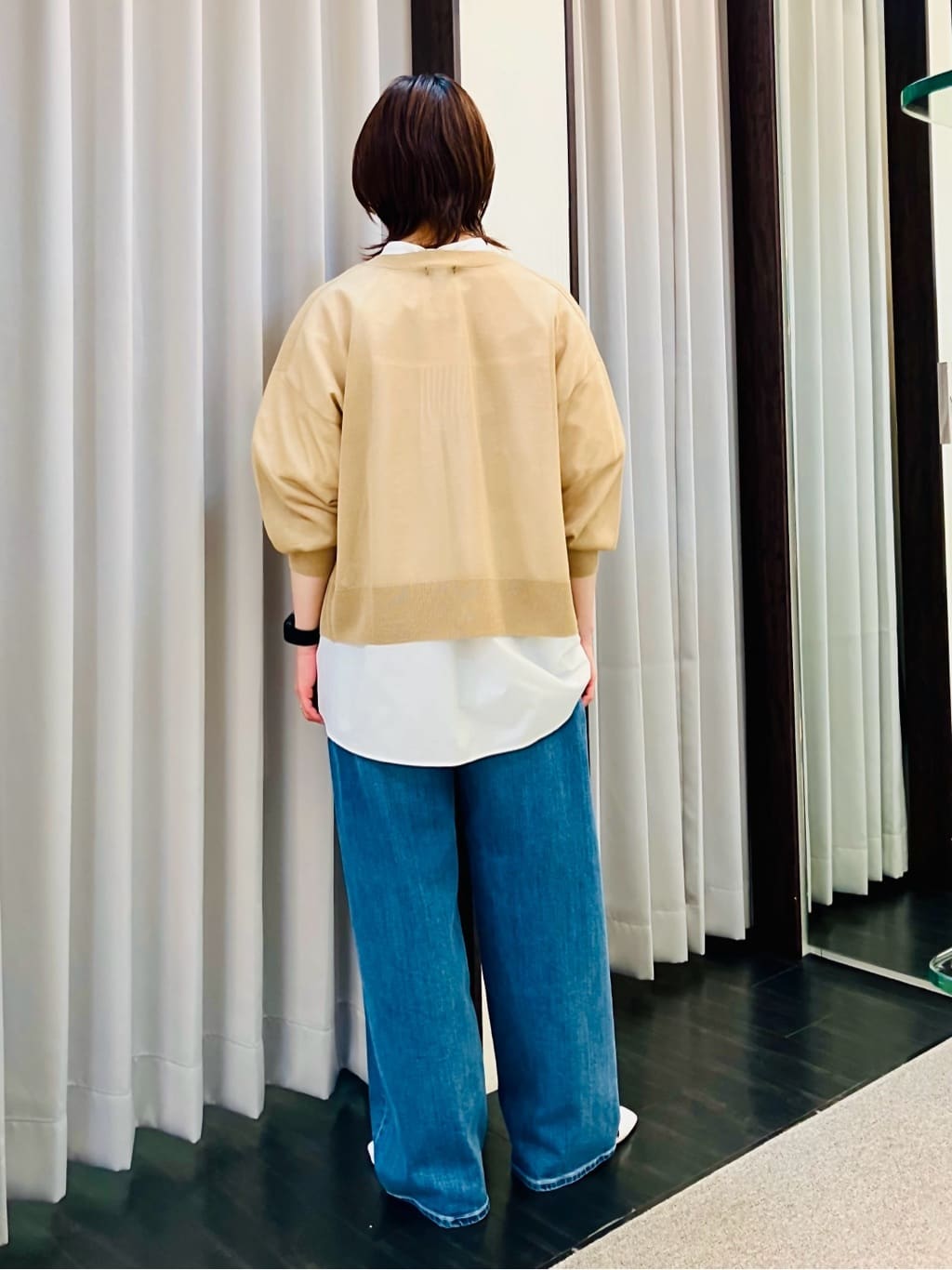 YUKIさんの「INDIVI｜【褒められデニム】ワイドストレート デニムパンツ」を使ったコーディネート