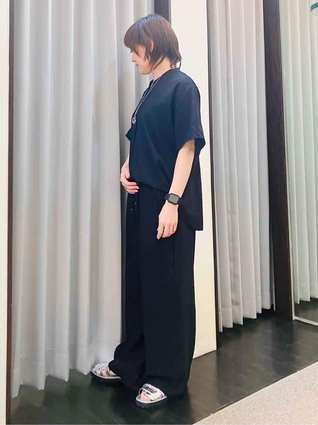 YUKIさんの「INDIVI｜【洗える／UVケア／SETUP可能】ドロストワイドパンツ」を使ったコーディネート