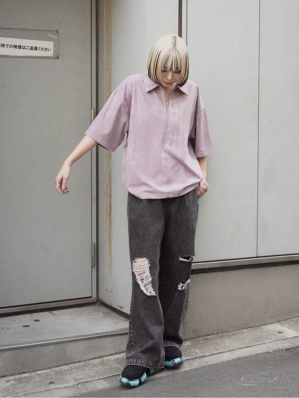 川本葵さんの「tk.TAKEO KIKUCHI｜◆ヴィンテージライクハーフジップポロシャツ」を使ったコーディネート