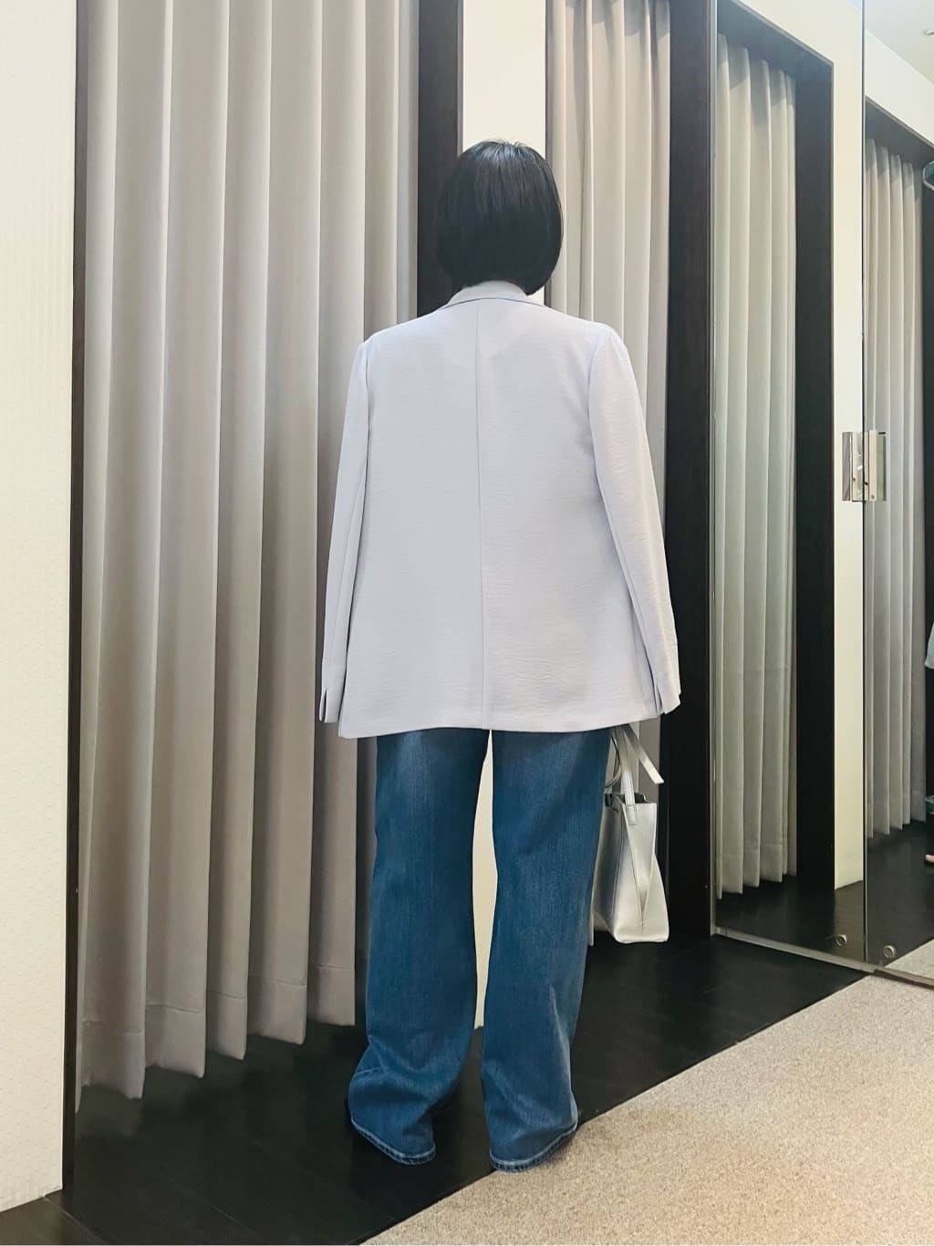 AYAさんの「INDIVI｜【褒められデニム】ワイドストレート デニムパンツ」を使ったコーディネート