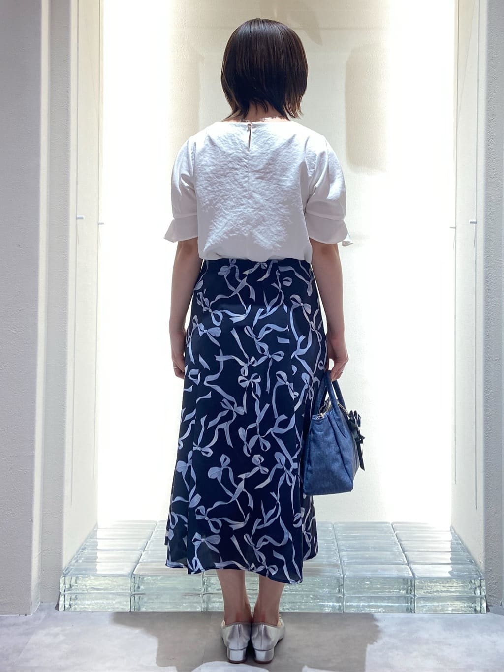 kimiさんの「index｜《8色展開／XS-LLサイズ》タックパフスリーブブラウス【洗濯機洗い可／吸水速乾／防シワ／抗ピル】」を使ったコーディネート