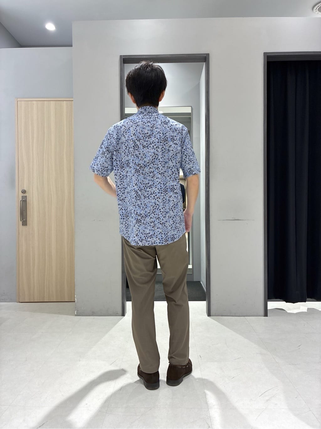 わいずみさんの「TAKEO KIKUCHI｜【360&deg;ストレッチ／セットアップ対応】None Of Stress パンツ」を使ったコーディネート