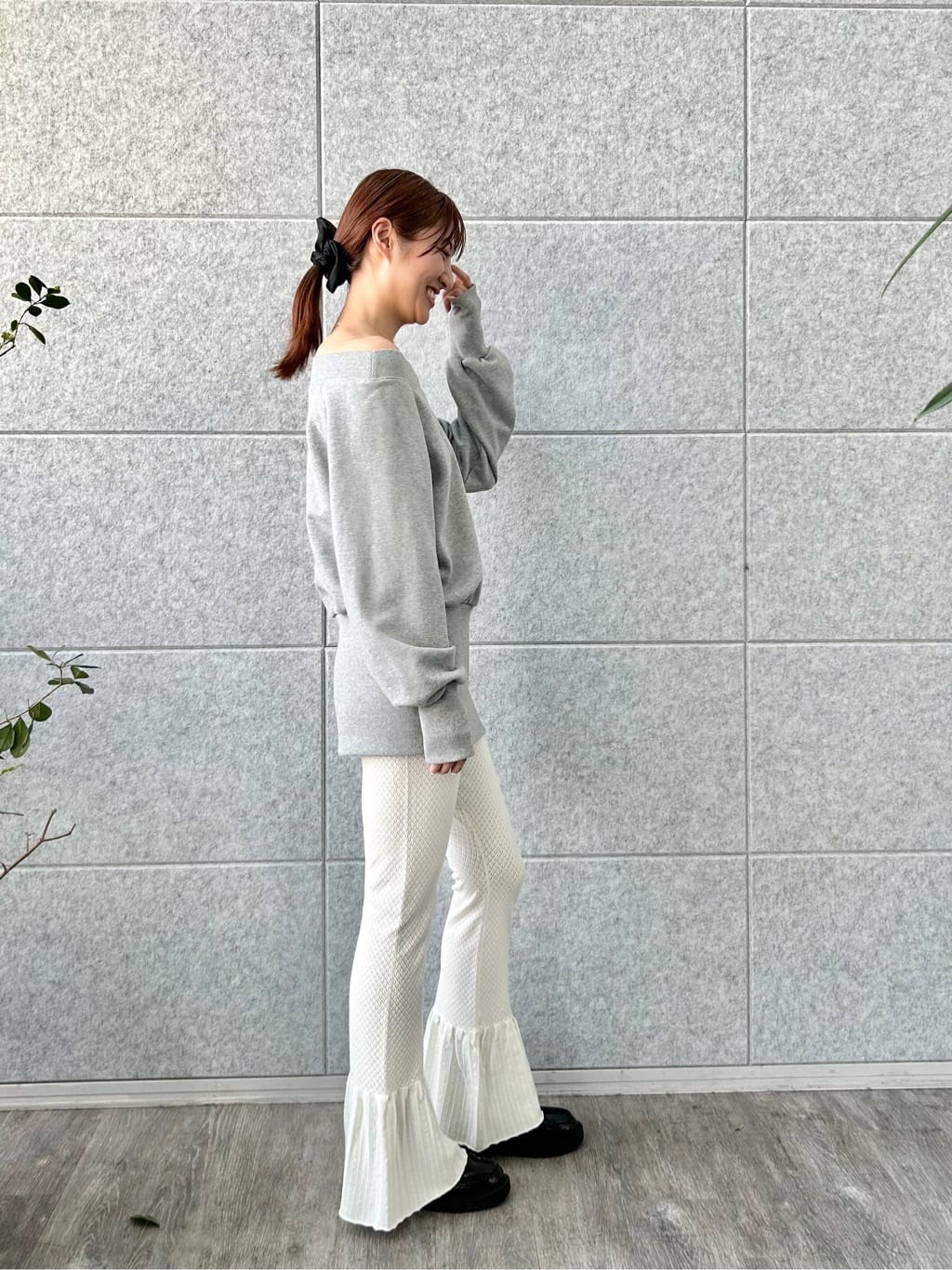 harunaさんの「CODE A｜lace knit pants」を使ったコーディネート