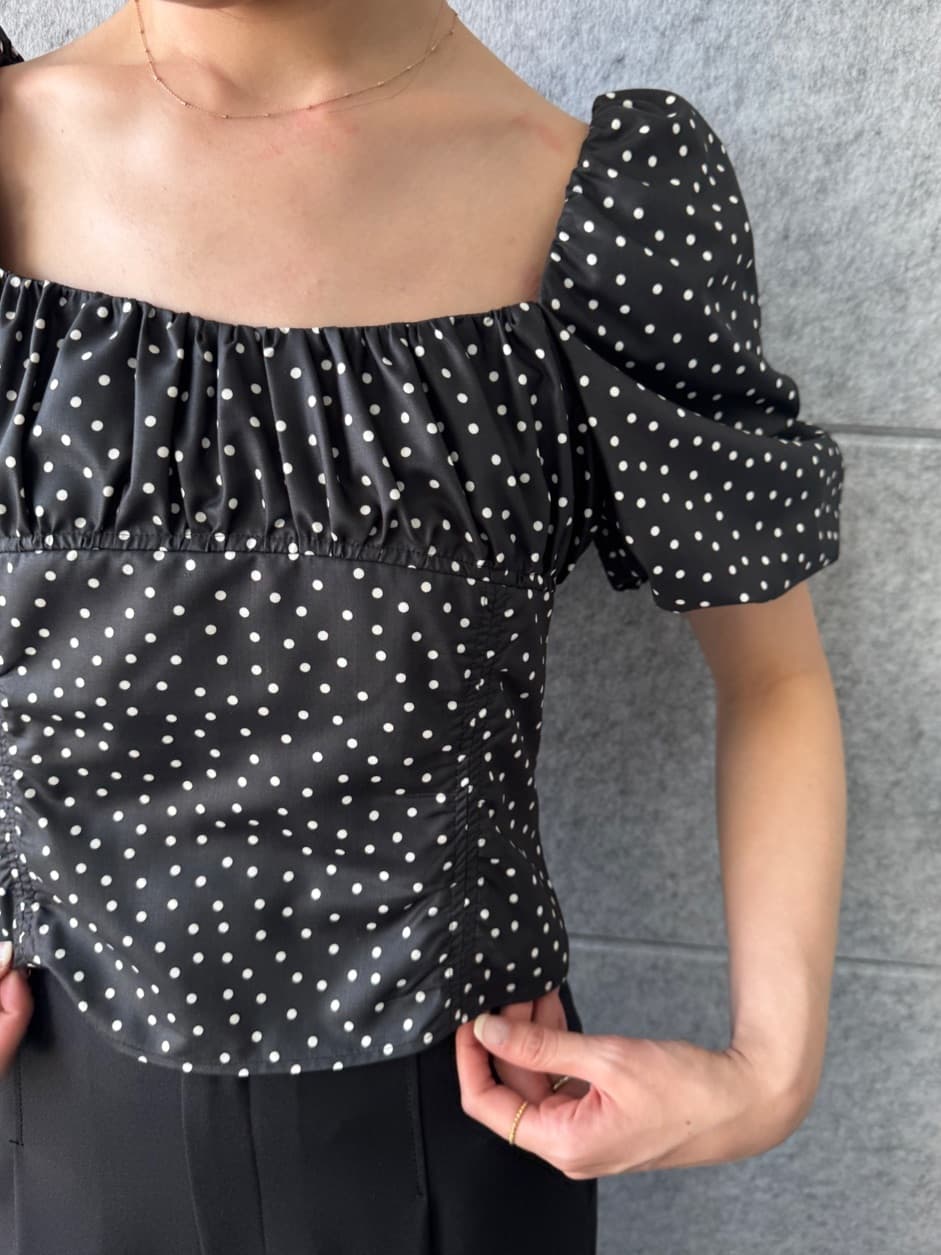 uchi__yamaさんの「CODE A｜polka dot blouse」を使ったコーディネート