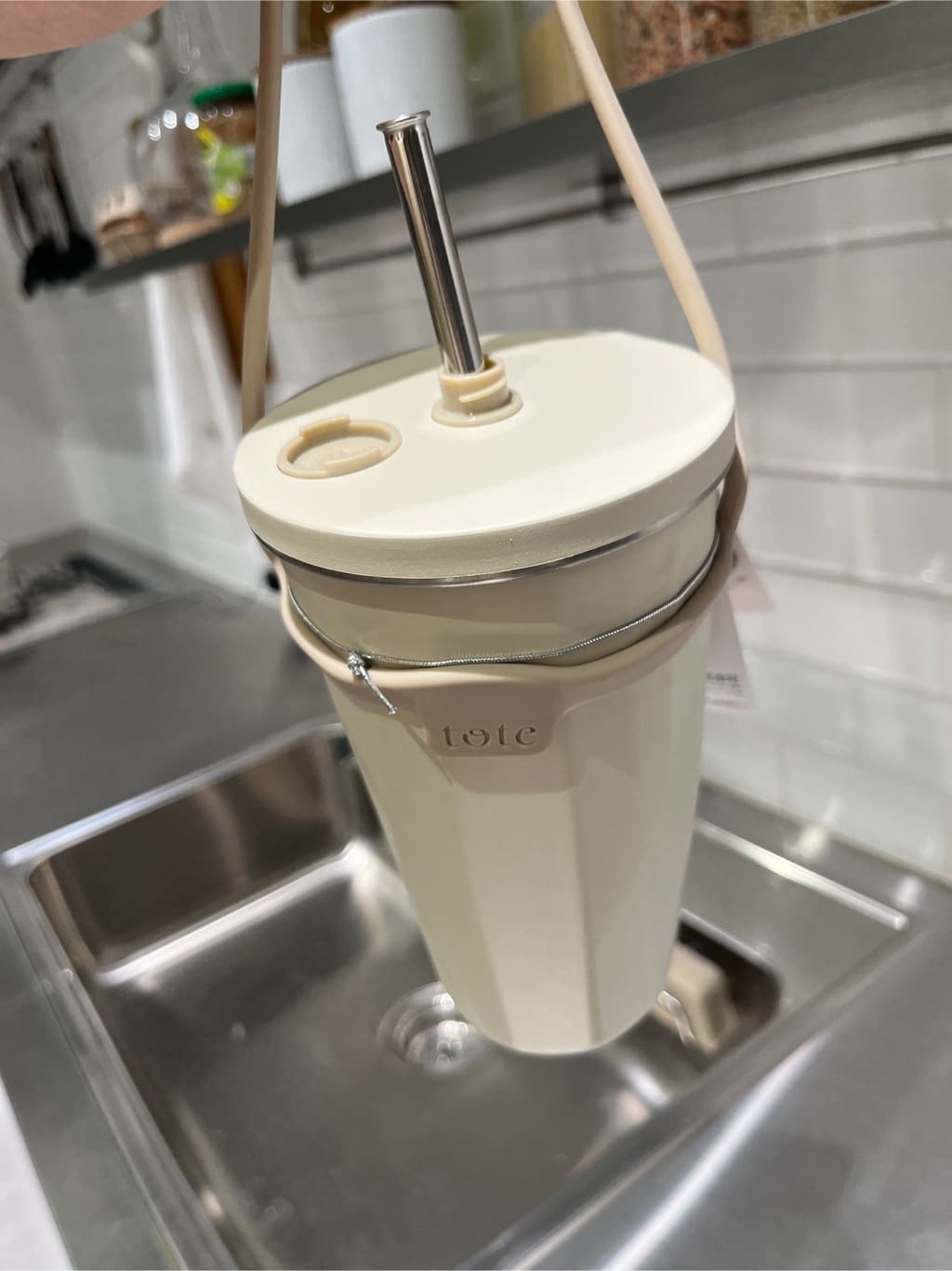 えびさんの「212 KITCHEN STORE｜ストロー付2wayタンブラー570ml アイボリー」を使ったコーディネート