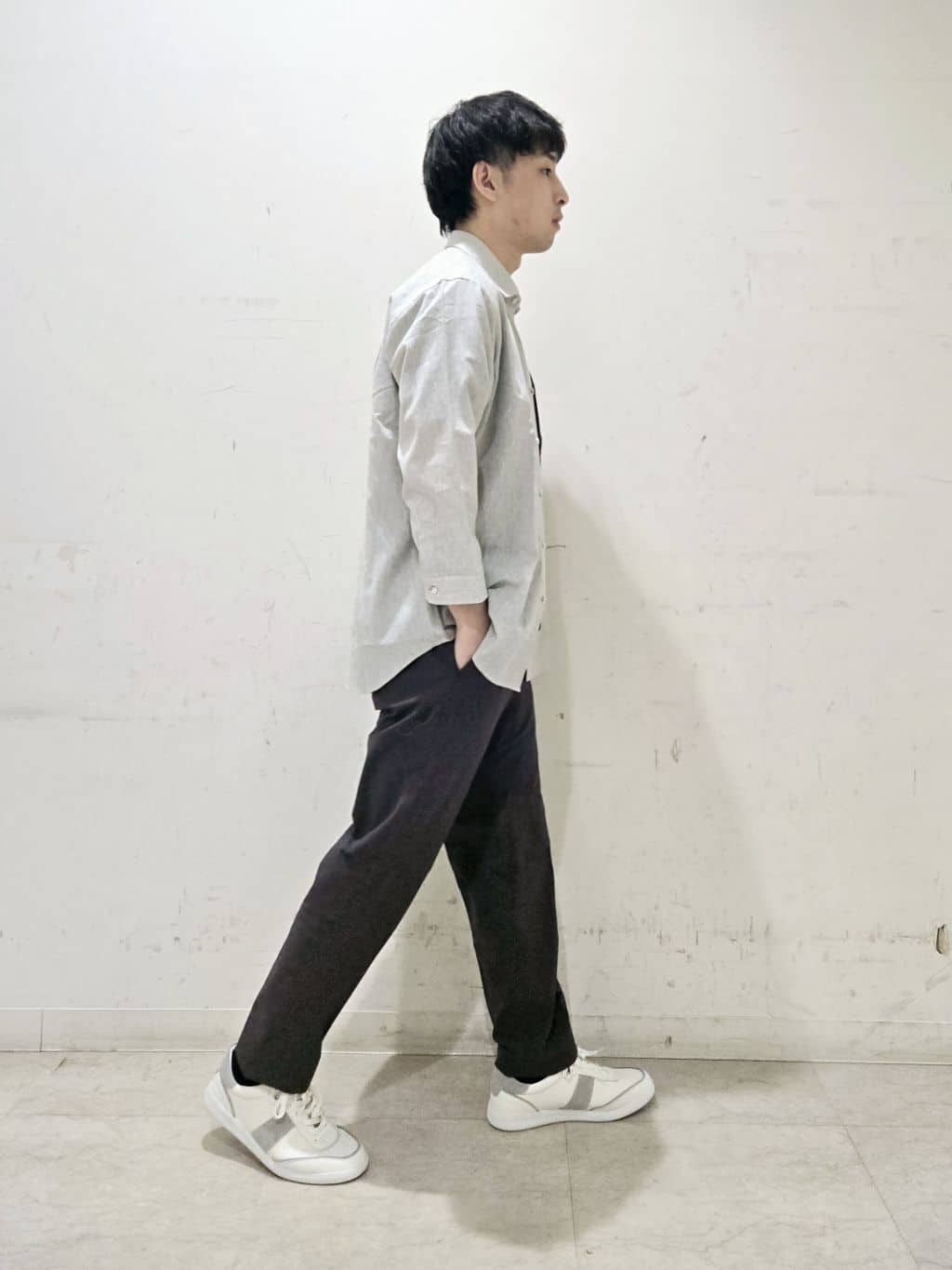 白木駆さんの「TAKEO KIKUCHI｜【抗菌防臭／5サイズ展開】ハイゲージポンチ Tシャツ」を使ったコーディネート