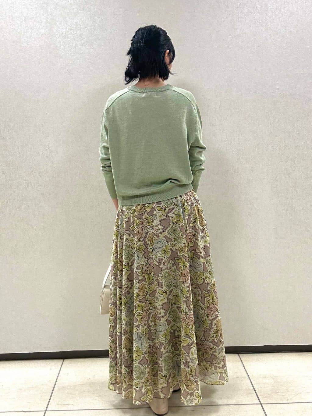 miiさんの「UNTITLED｜◆【アンサンブル可能/洗える】リネン混ベーシックニット」を使ったコーディネート