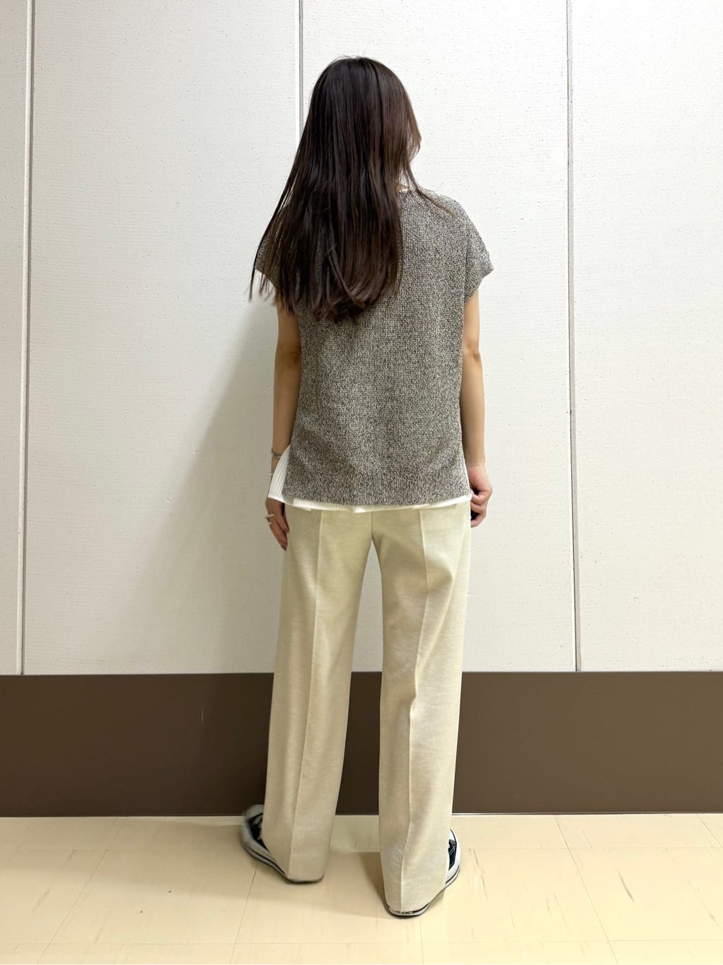 mamiさんの「INDIVI｜【洗える／レイヤードにも活躍】ペプラムインナートップス」を使ったコーディネート