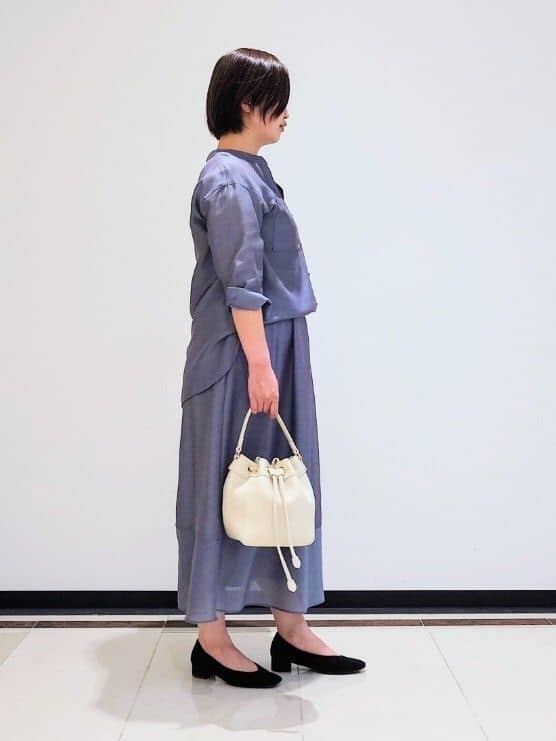 gissyさんの「INDIVI｜◆【洗える／エアリー素材】バンドカラーシャツ」を使ったコーディネート