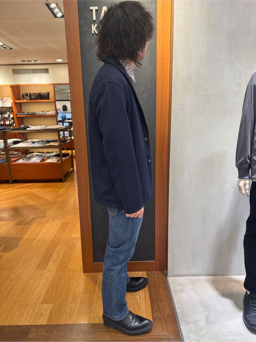 たくやさんの「TAKEO KIKUCHI｜【モンスターストレッチ】日本製 ウォッシュド デニムパンツ」を使ったコーディネート